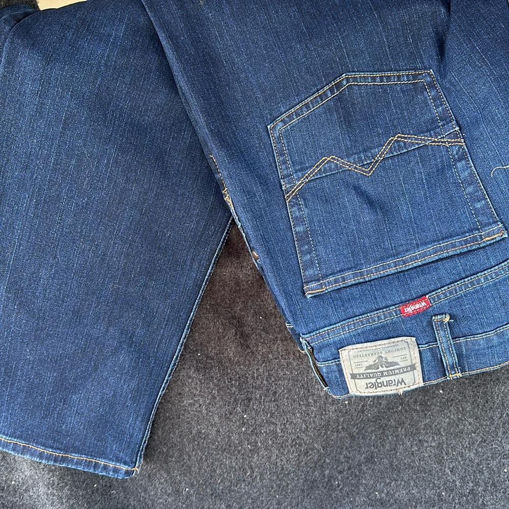 Wrangler straight fit men’s jeans size 40X30